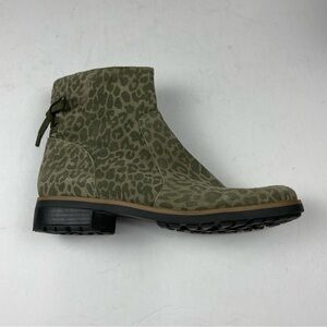 Violet and Red Jordyn Suede leopard print Lug sole green bootie women 7 zippered